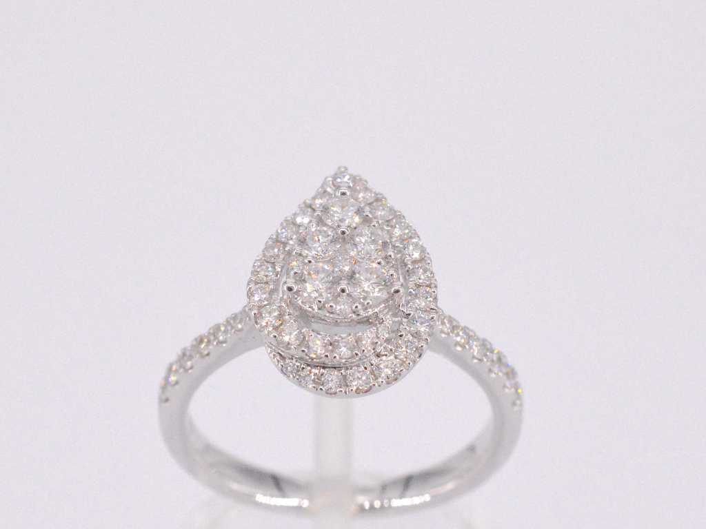 Witgouden entourage ring diamanten pear shape