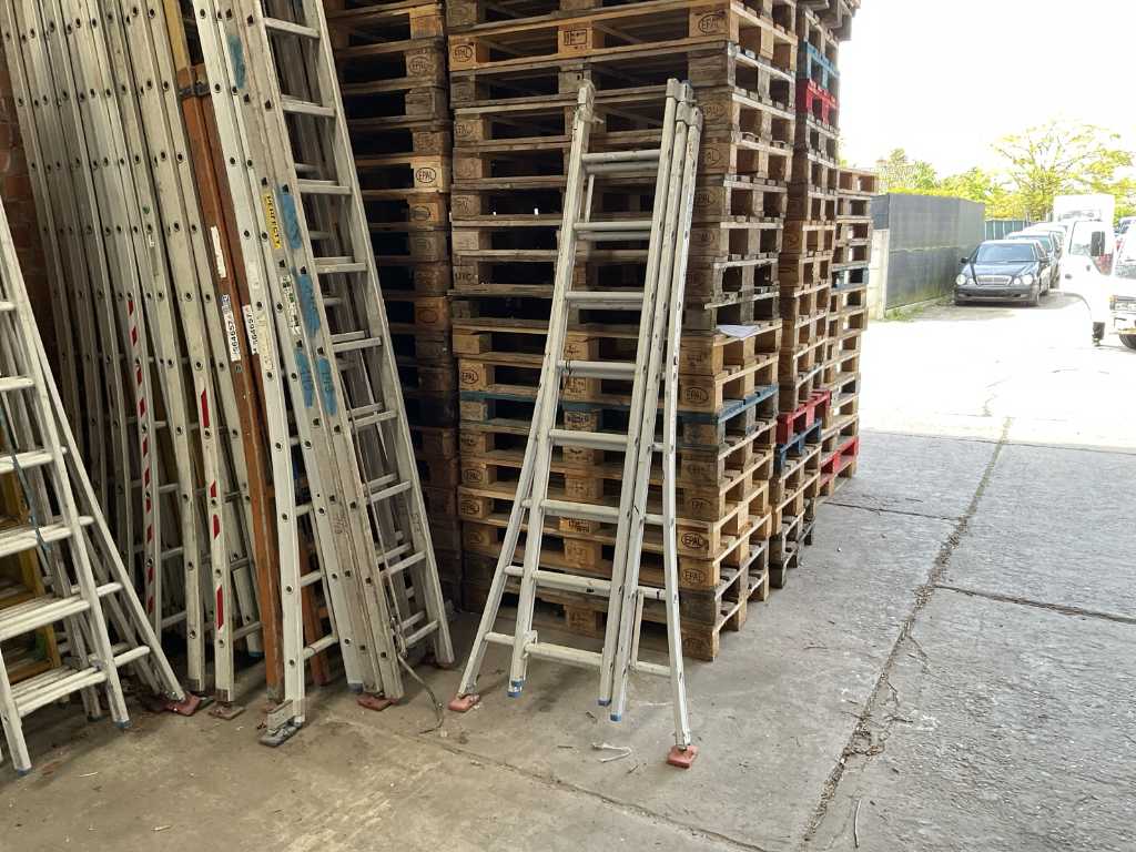 Solid 3-part aluminum sliding ladder