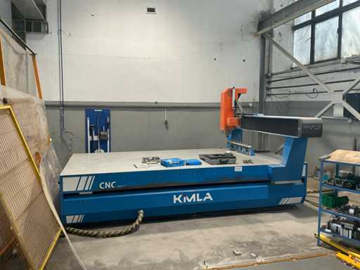 2013 KIMLA BPF 2131 Centro di lavoro CNC verticale