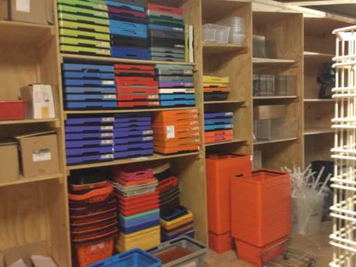 Lot de spații comerciale/lăzi de depozitare