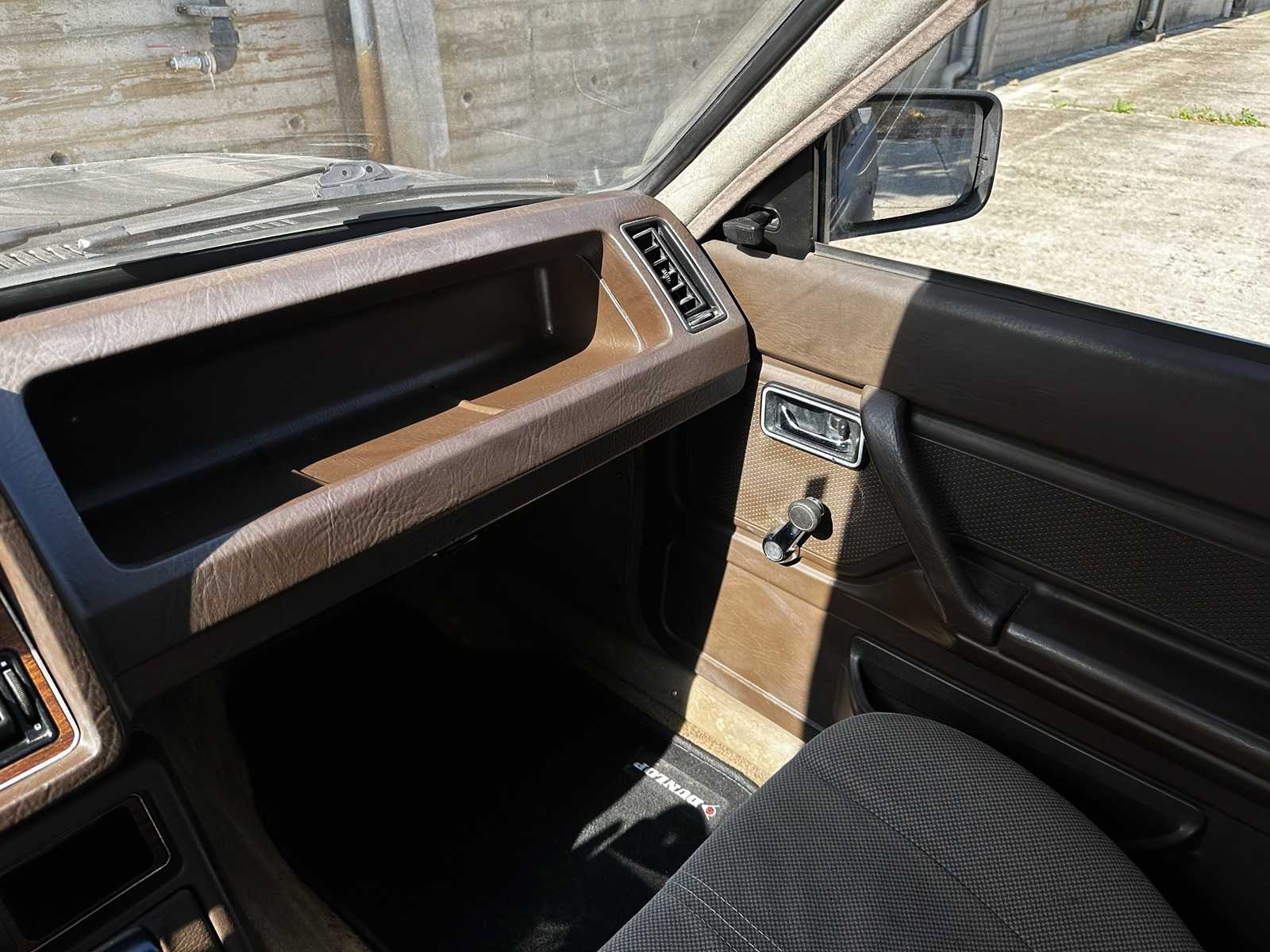 Ford Granada 2.8 GL 160pk 1983 (Origineel-NL), V-101-TR