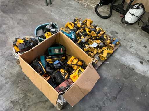 Lote de varias herramientas inalámbricas