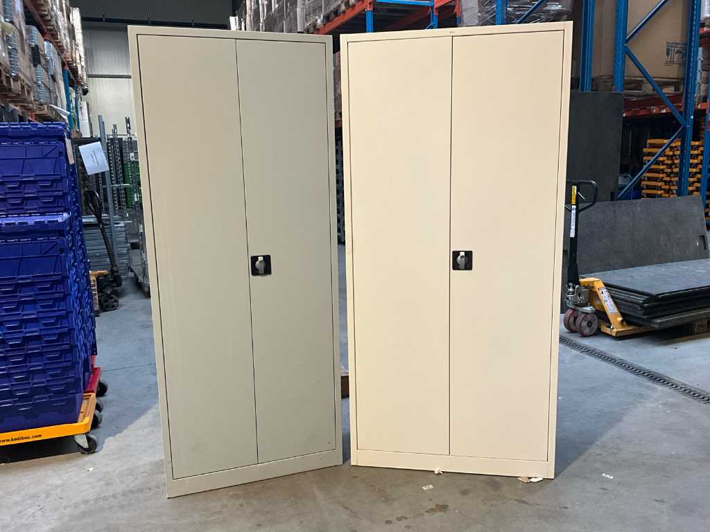2x Metal filing cabinet