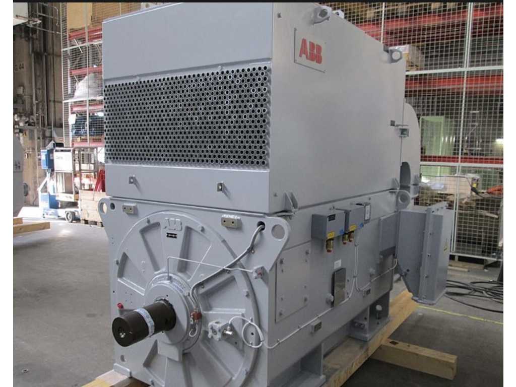 Motore elettrico ABB 1968 kW con convertitore di frequenza 2050kW e raffreddatore d'aria