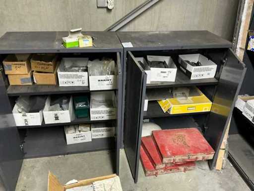 Metall-Vorratsschränke (2x)