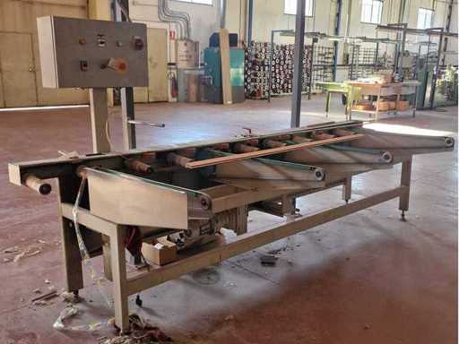 MAKOR CS 90° Horizontal Molding Feeder - 1997