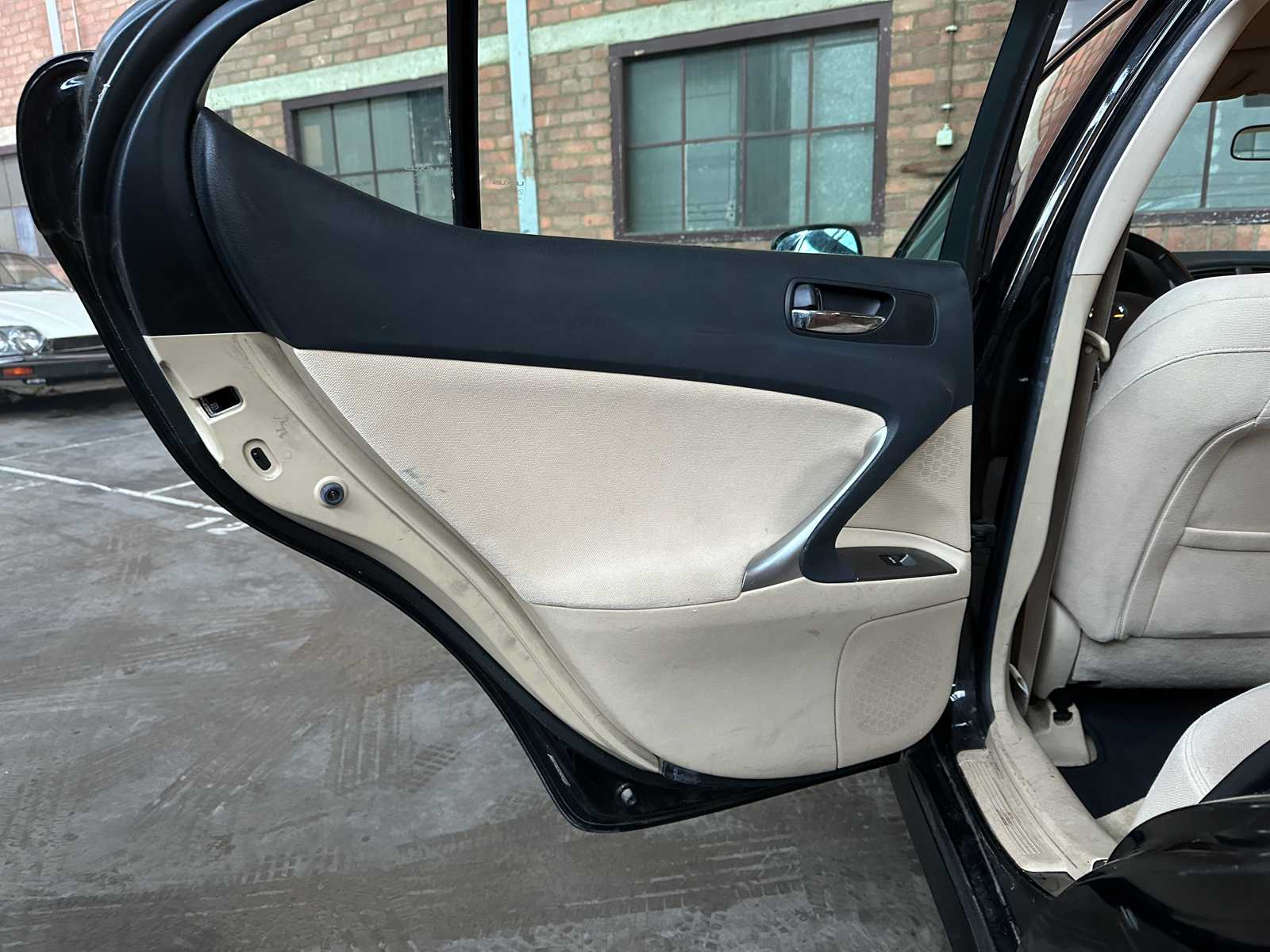 Lexus IS 250 Business 205pk 2006, 61-SP-LK