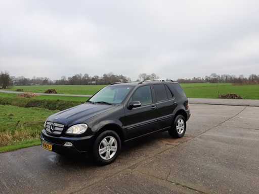 Véhicule commercial Mercedes-Benz Classe M ML 270 CDI 2004