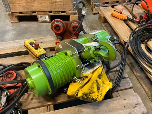 Ridicător electric cu lanț U-Mega UHD-110