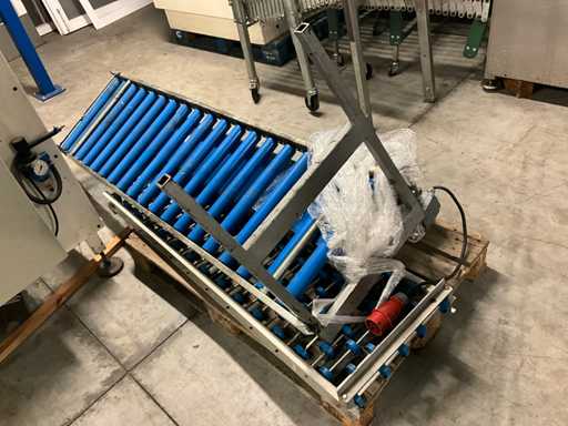 Convoyeur à rouleaux et tapis roulants (2x)