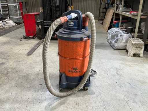 Industrial vacuum cleaner