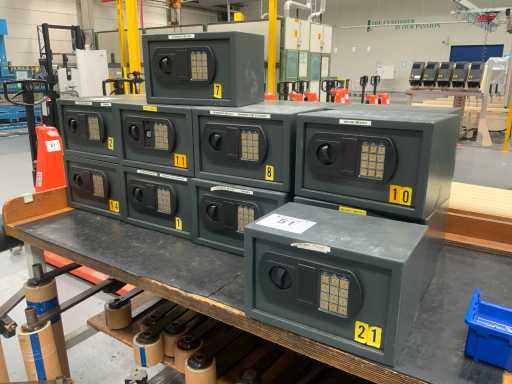 Casiers avec code numérique (18x)