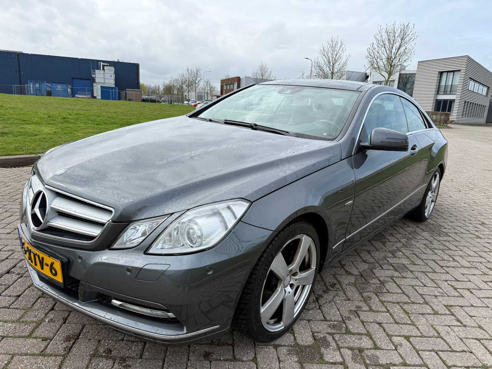Mercedes-Benz E250 CGI Coupe Elegance Automatic, 95-XTV-6