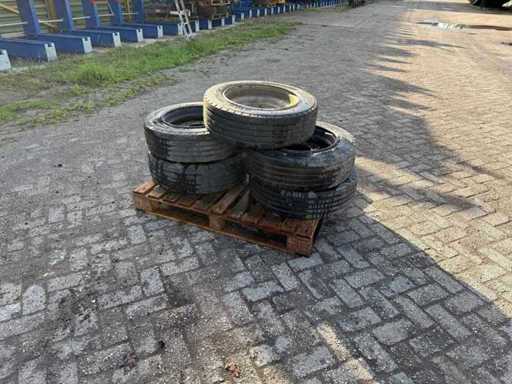 Bridgestone - Tire 205/65R17.5 (5x)
