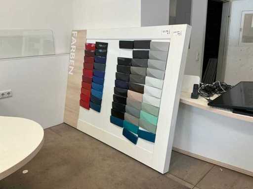 Presentation wall for paints