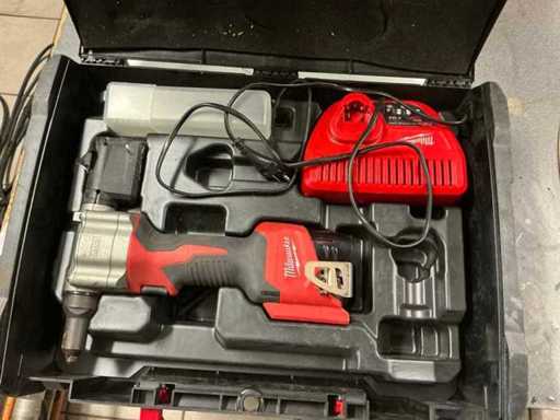 Milwaukee M12 BPRT Battery Blind Rivet Pliers