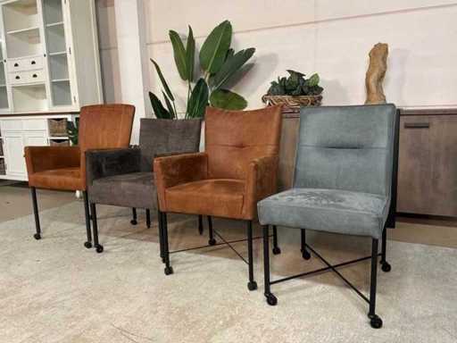 Verrijdbare eetkamerstoelen (4x)