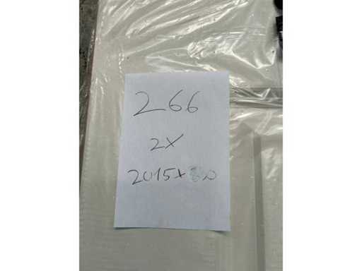 Fensterrahmen und Tür (2x)