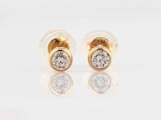 18 KT Yellow gold Earring With Natural Diamond