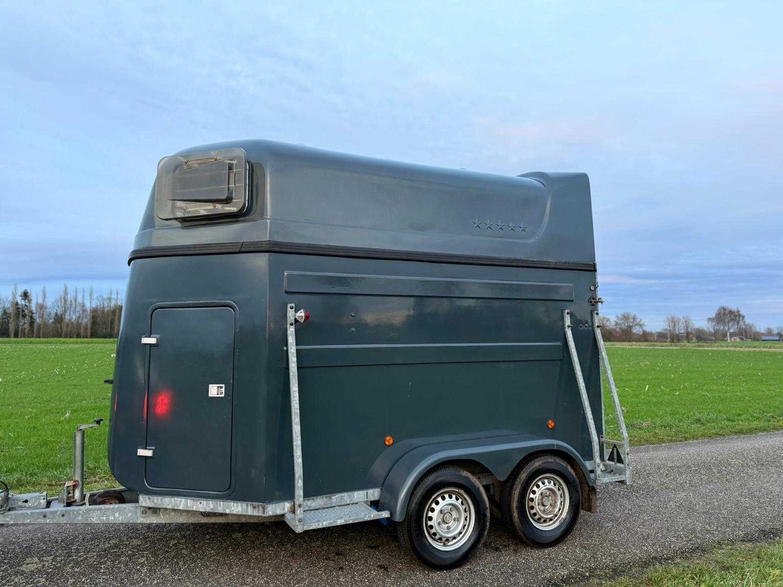 five stars – Heja – Horse trailer – WV-56-JV