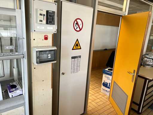 Variolab - W90 - Dulap pentru produse chimice