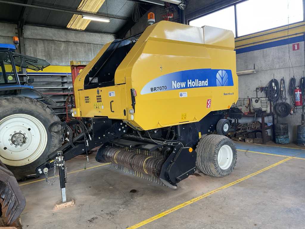 2010 New Holland BR7070 Ronde balenpers