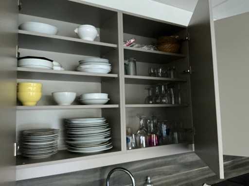 Loturi de veselă, sticlă și tacâmuri