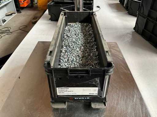 Würth 12,01 kg Schraube M4 x 10 im stapelbaren Behälter