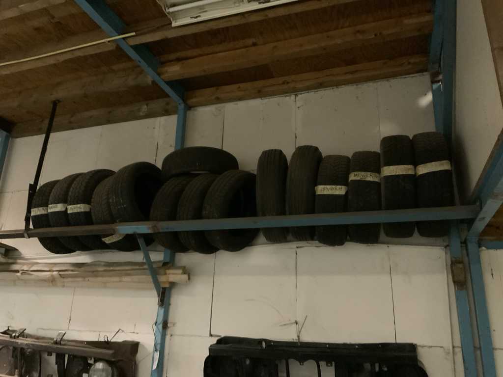 Car tire (15x)