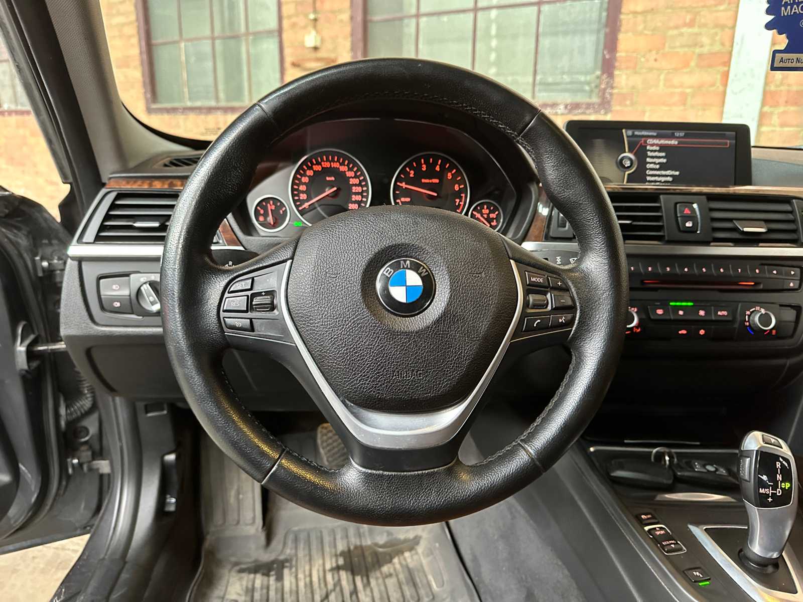 BMW 320i High Executive 184pk 2012 3-serie, 75-XGB-4