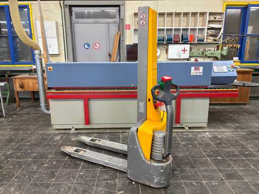 Camioane de stivire JUNGHEINRICH EMC 10
