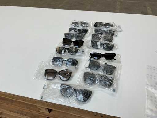 Occhiali da sole Jimmy Choo (15 volte)