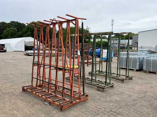 Various double-sided glass stands (3x)