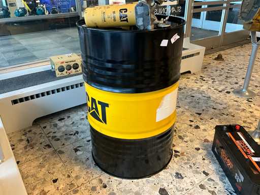 Cat Barile di olio vuoto