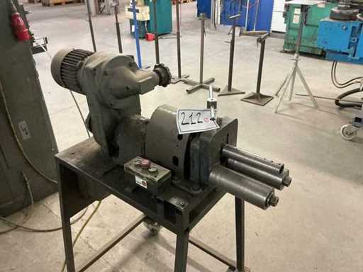 Macchina per la piegatura dei rulli