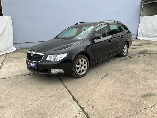 Skoda - Superb - Auto - 2011