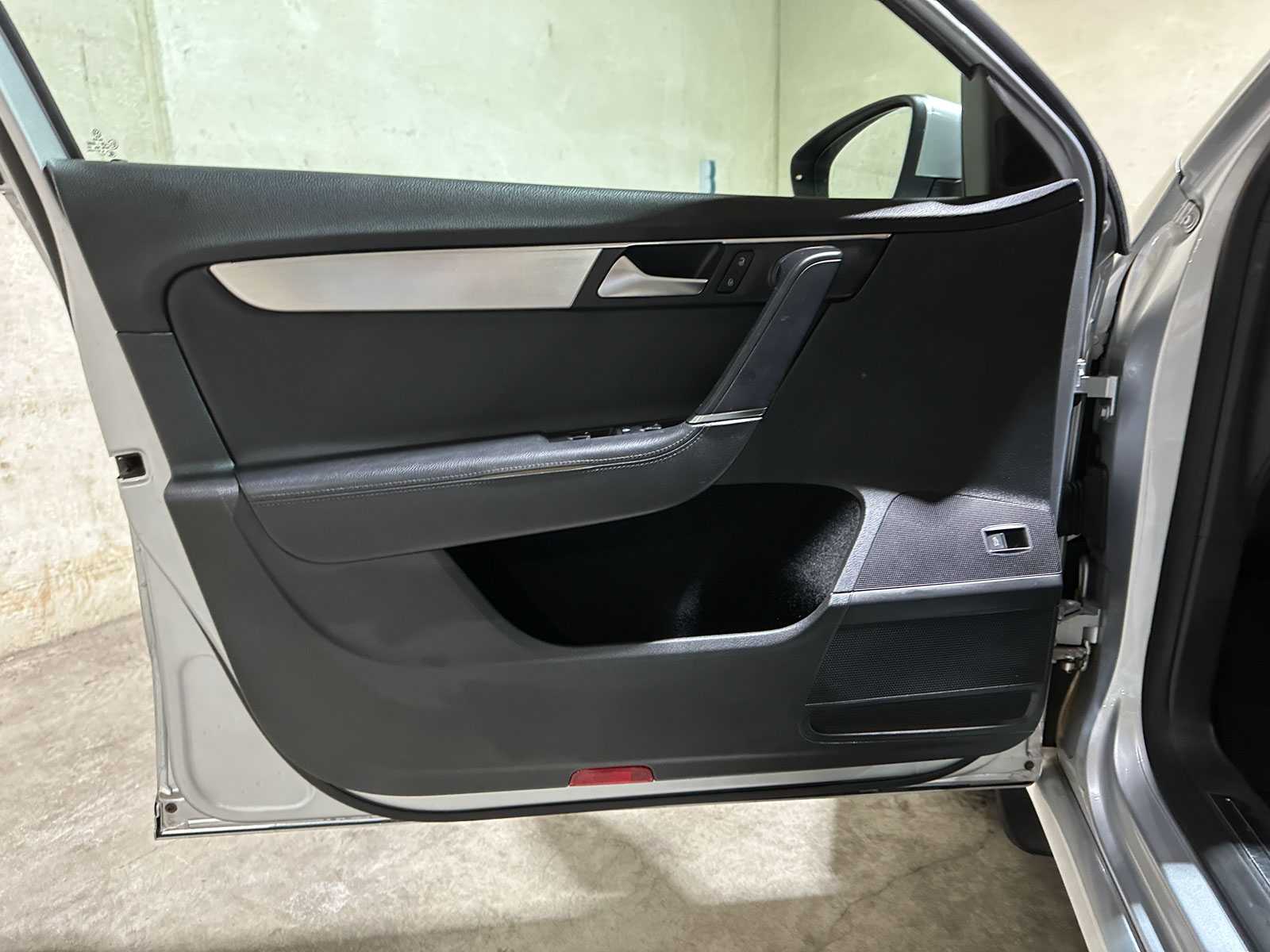 Volkswagen Passat Variant 1.8 TSI Highline 160pk 2011 (Origineel-NL), 71-RPV-9