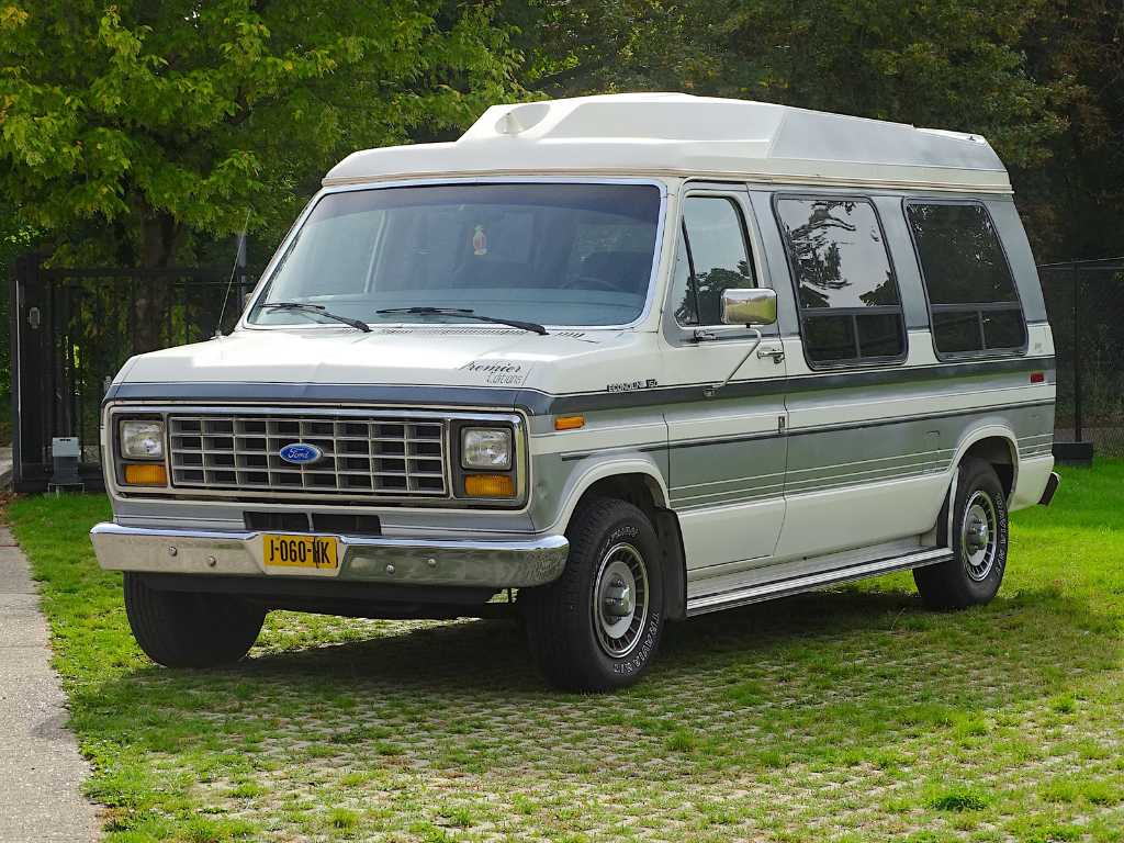 camper Ford Econoline 150 'First Editions' 302 V8, J-060-HK