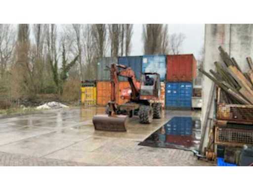 e20b9a3e-fb25-4cb6-bc53-2cb322167c61.mp4