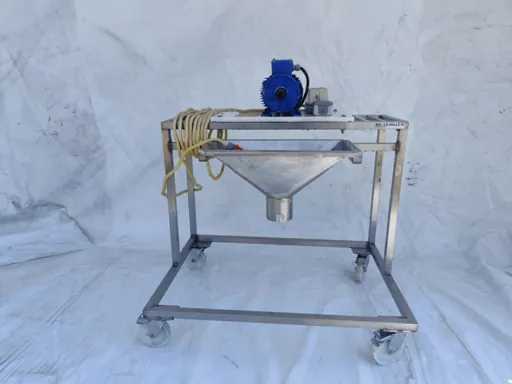 Doseerstation met gemotoriseerde trechter