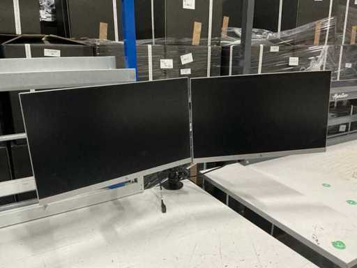 Monitory HP E243 na stojaku (2x)