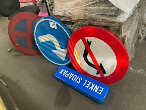 Traffic sign (6x)