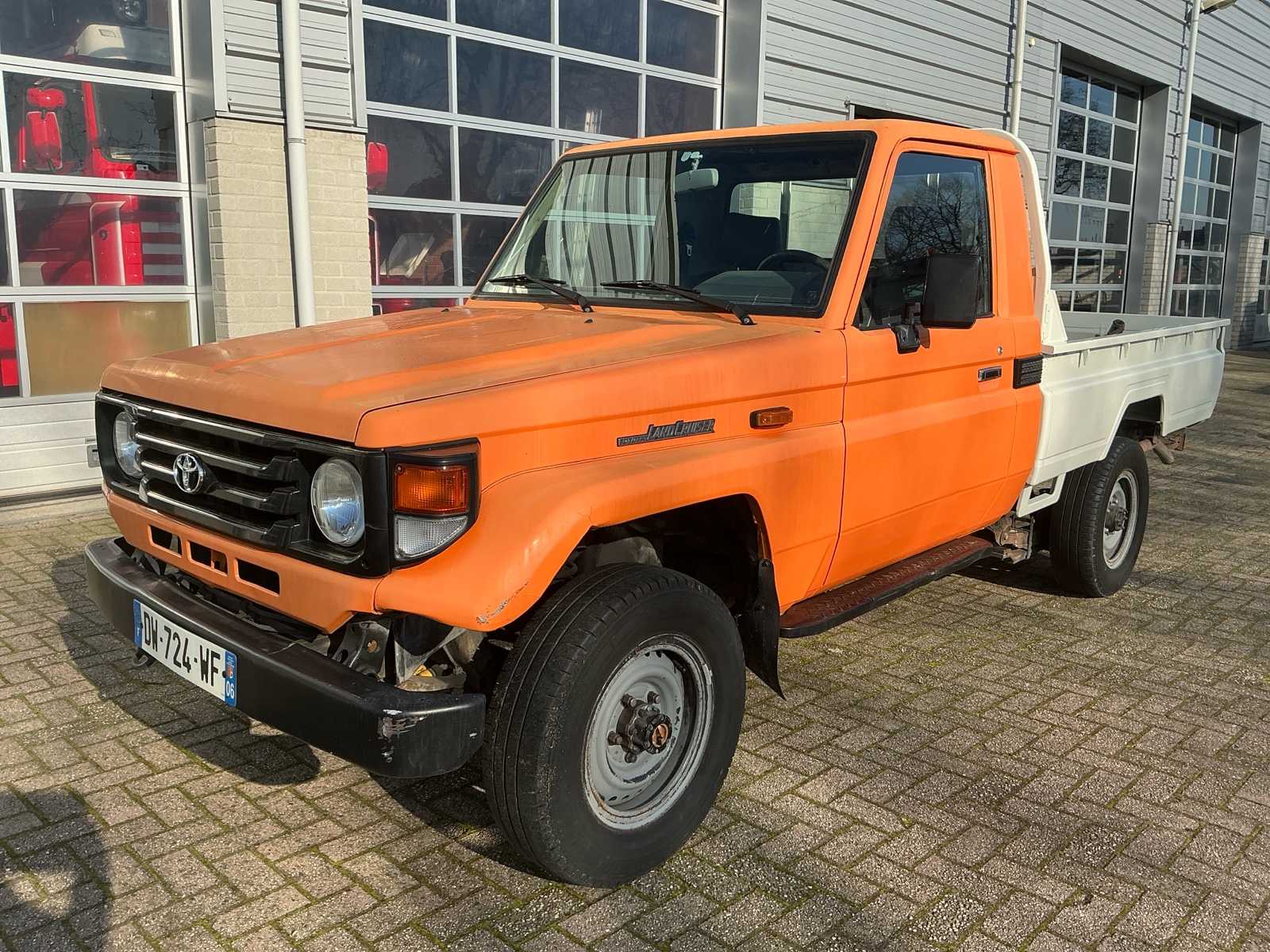 2002 – Toyota HZJ79 Pickup Landcruiser Commercial Vehicle