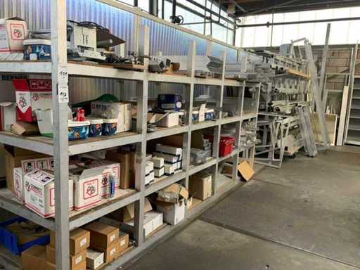 Mounting material and lengths of aluminium