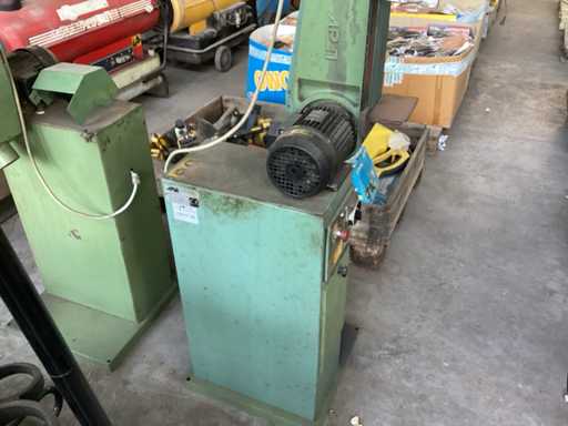 Iron sanding machine