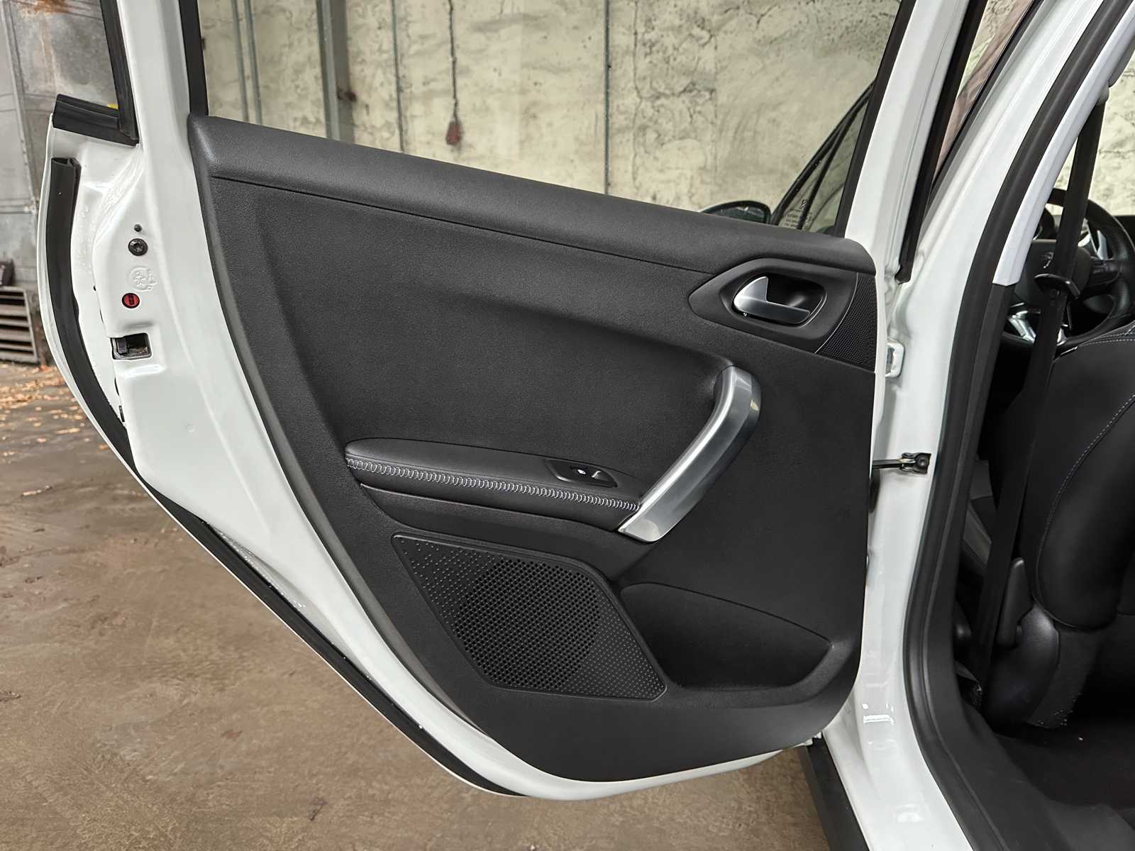 Peugeot 2008 1.2 PureTech GT-Line 109pk 2018, HLH-96-S