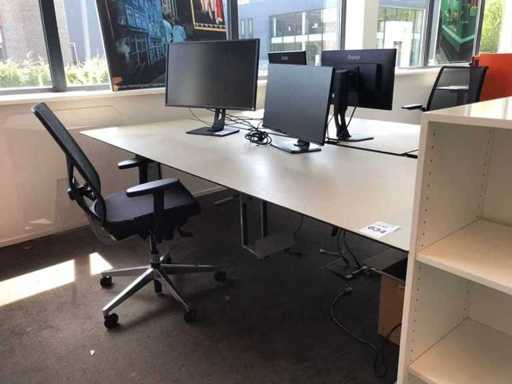 Chaise de bureau Innofec avec bureau