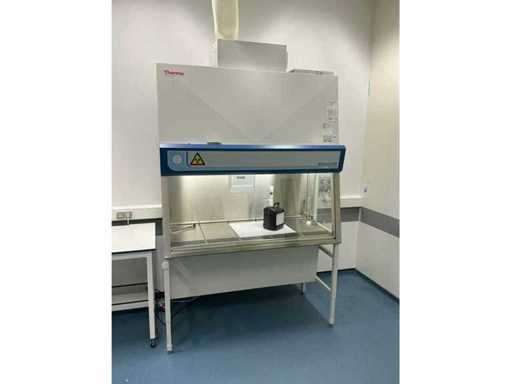 Thermo Scientific KSP 15 Poste de sécurité microbiologique
