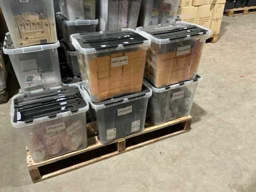 Różne akcesoria/paliki roślinne