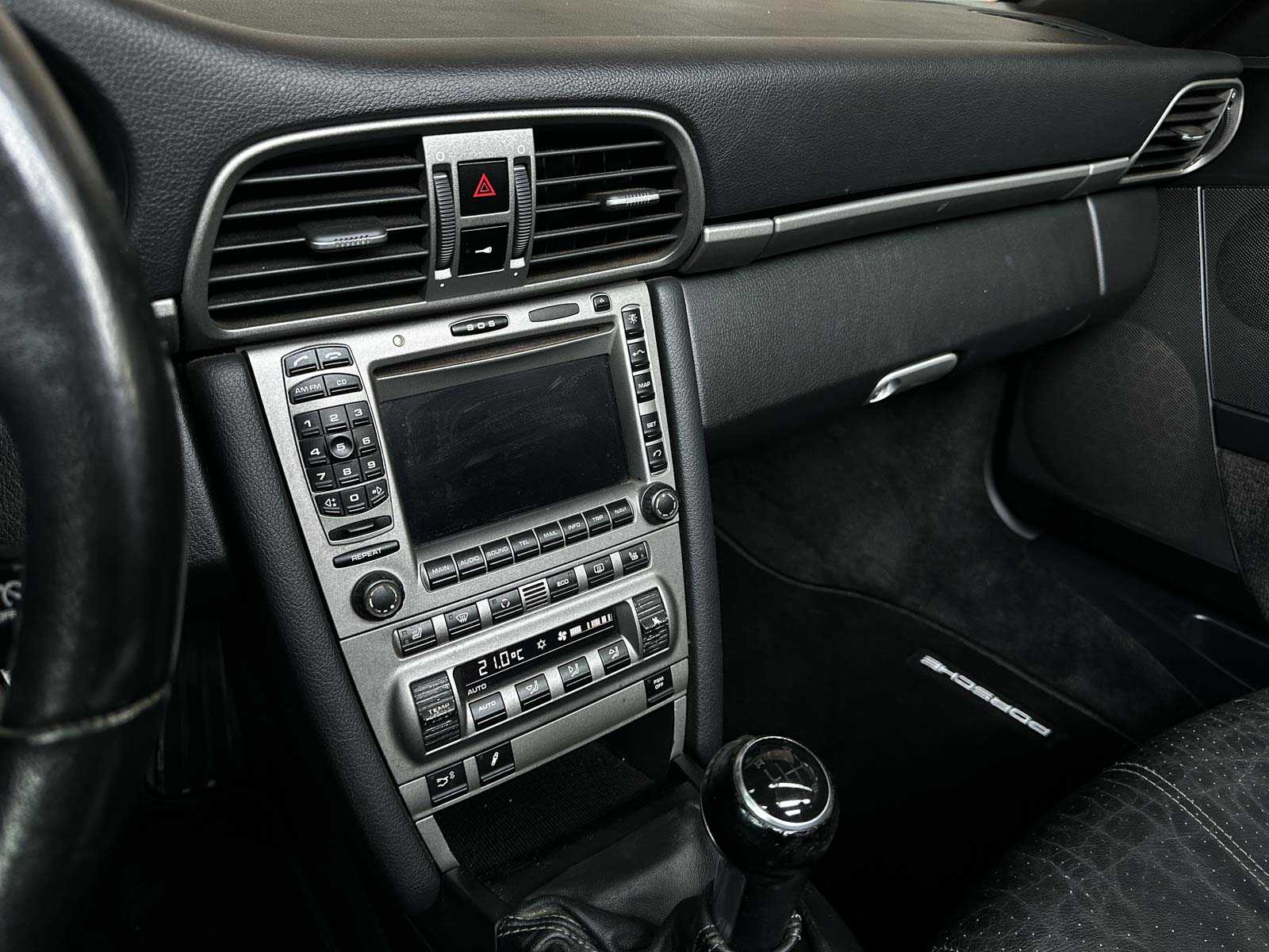 Porsche 911 Carrera Cabriolet 997 3.6 325pk 2005 handgeschakeld -Youngtimer-